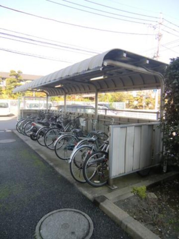 共有部分(屋根付駐輪場)