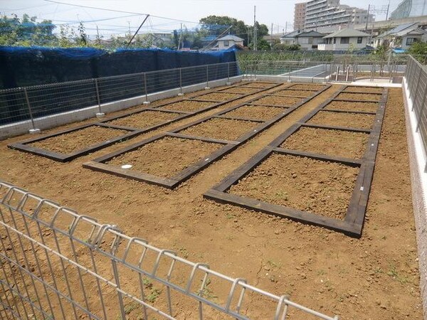 共有部分(各世帯1区画の家庭菜園あります)