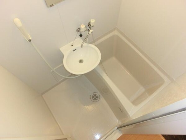 洗面(バス／シャワールーム等)