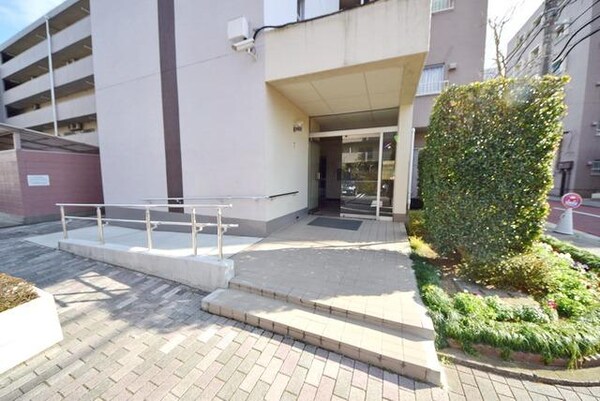 エントランス(バリアフリーです)