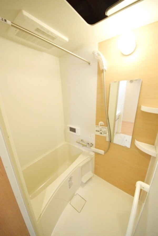 バス／シャワールーム等(テレビ付きです)