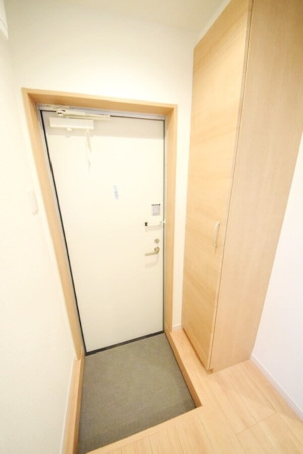 玄関(シューズボックス付きです)