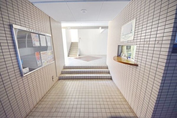 エントランス(受付もあります)