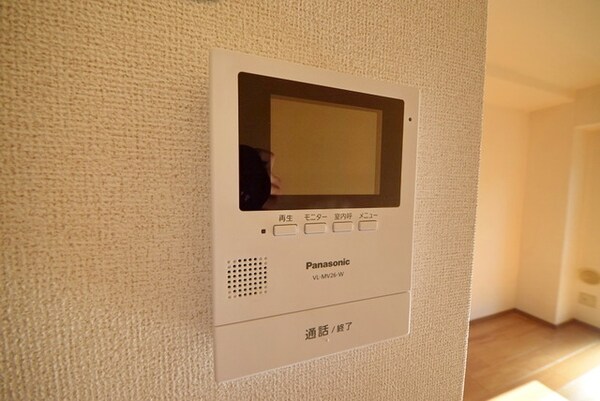 セキュリティ(安心のモニター付きインターホンです)