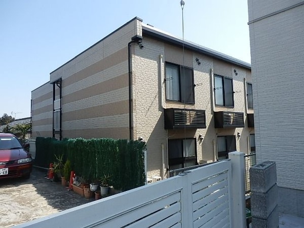 外観(閑静な住宅街の中に位置してます)