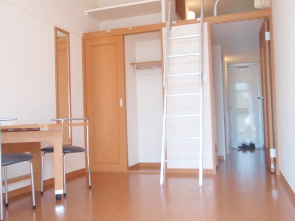 リビング・居室(家具・家電付き)