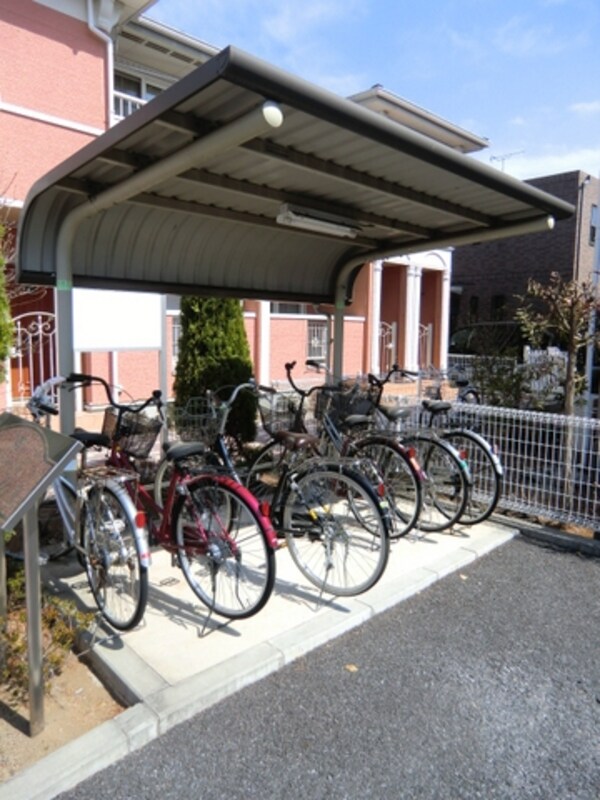 共有部分(屋根付駐輪場)