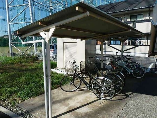 共有部分(屋根付き駐輪場)