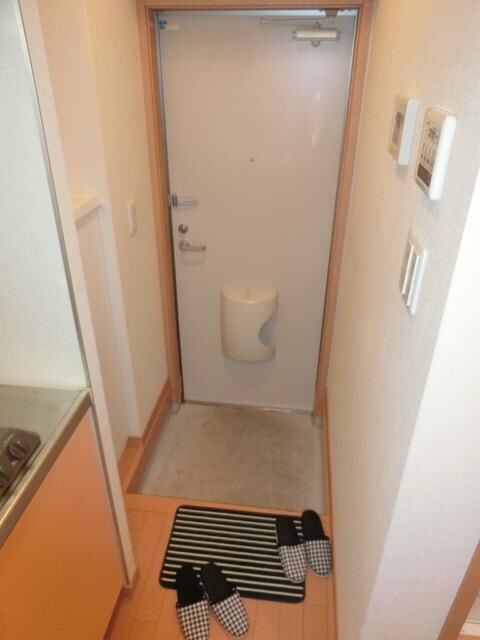 物件内観写真6　(収納たっぷり玄関)