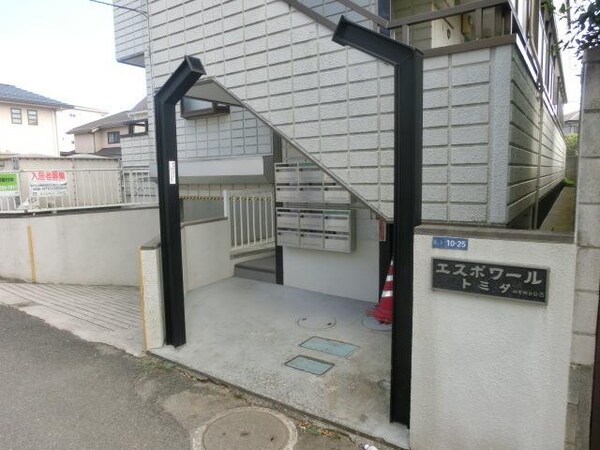 エントランス(閑静な住宅街)