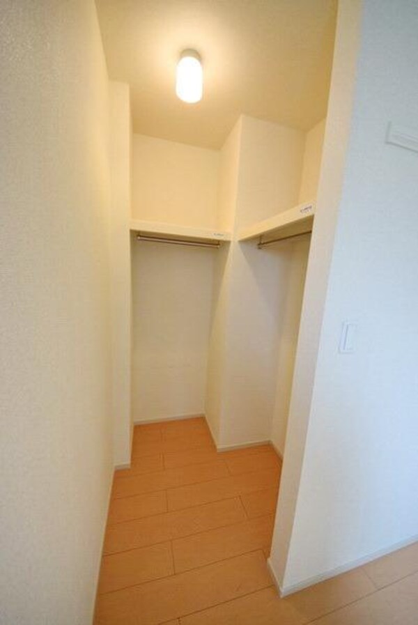 設備(嬉しいウォークインクローゼット)