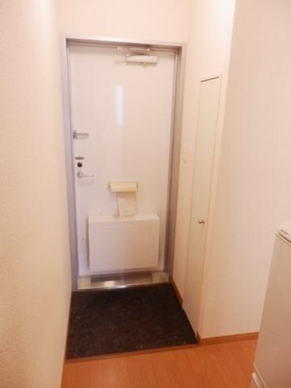 玄関(シューズＢＯＸ付玄関)