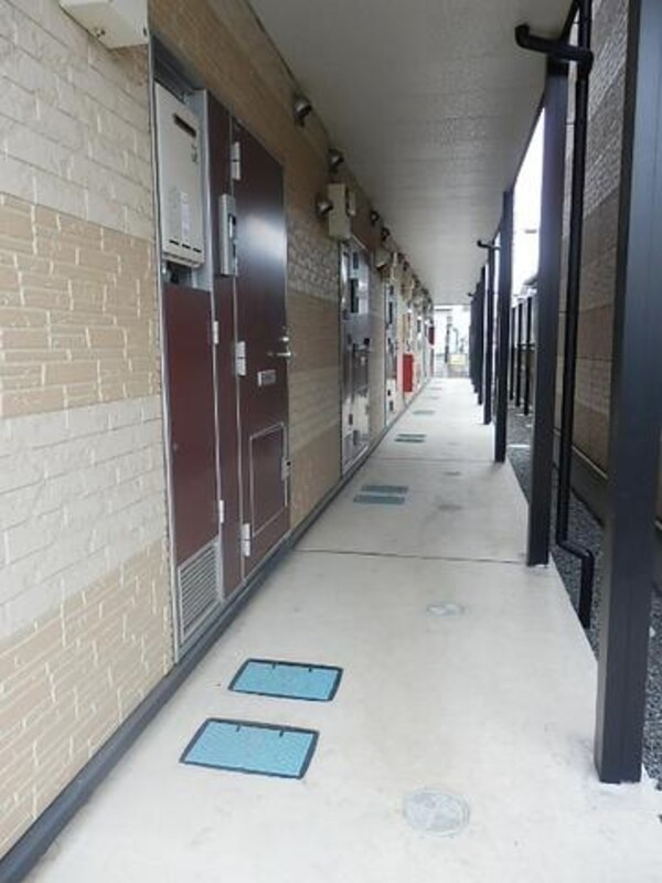 エントランス(室内へのアプローチ)