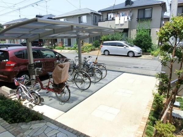 共有部分(屋根付き駐輪場)