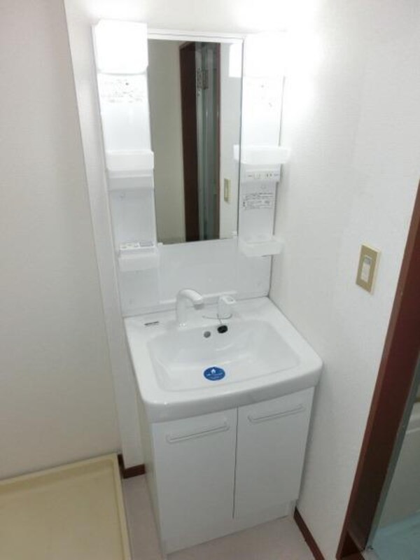 洗面(便利なシャンプードレッサーです)
