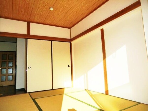 リビング・居室(※同建物反転タイプ間取り設備施工例　現況優先)