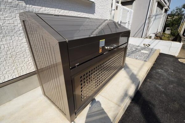 庭(専用ゴミ置場)