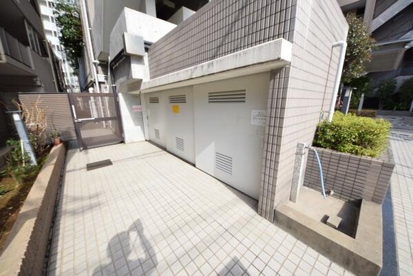 共有部分(敷地内ゴミ置き場)