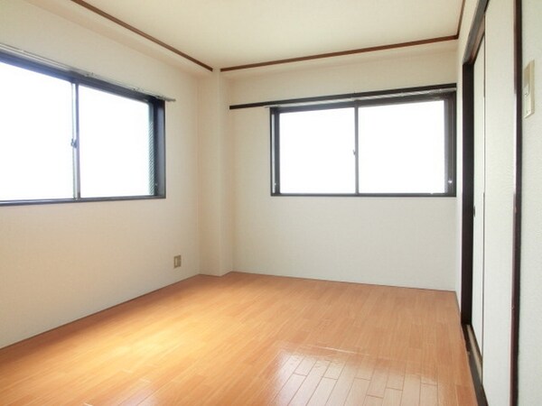その他室内・内装(明るい角部屋2面採光)