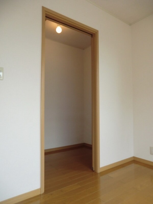 設備(たっぷり収納　ウォークインクローゼット完備)