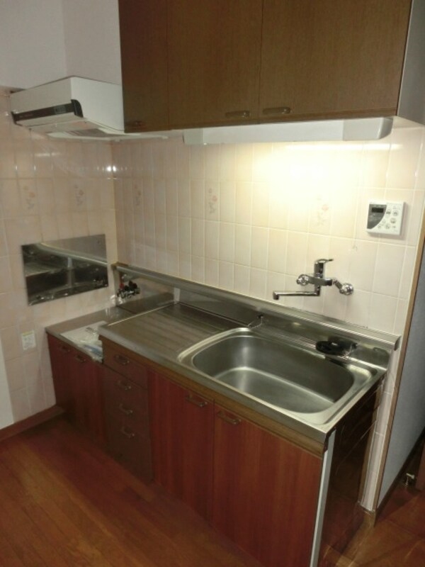 キッチン(同建物同タイプ住戸参考写真です)