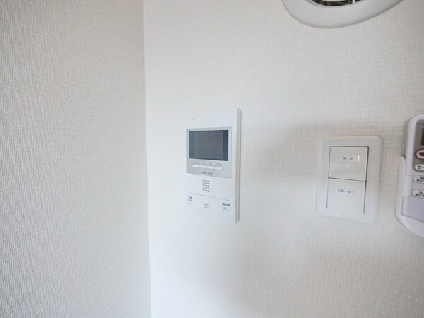 セキュリティ(※お部屋の階数により建具の色合いが違います　現況優先)