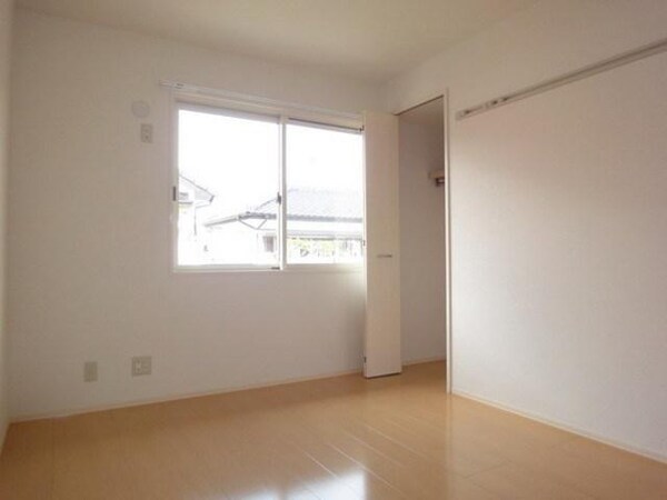 リビング・居室(※別号室参考写真です)