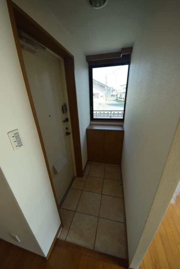 玄関(※同タイプ間取り設備施工例現況優先)