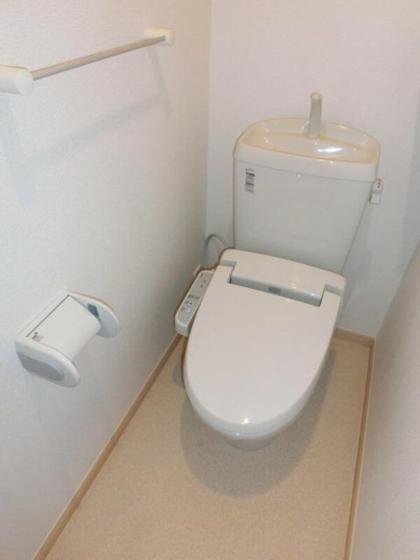 トイレ(※別号室参考写真です)