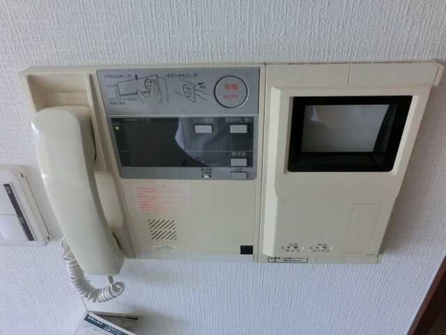 物件内観写真11　(オートロック完備　ＴＶモニターホン完備)