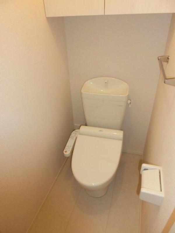 トイレ(ウォシュレット完備)