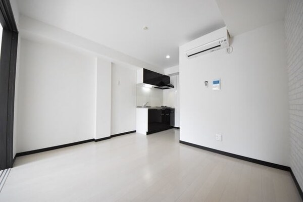 設備(エアコン2基完備)