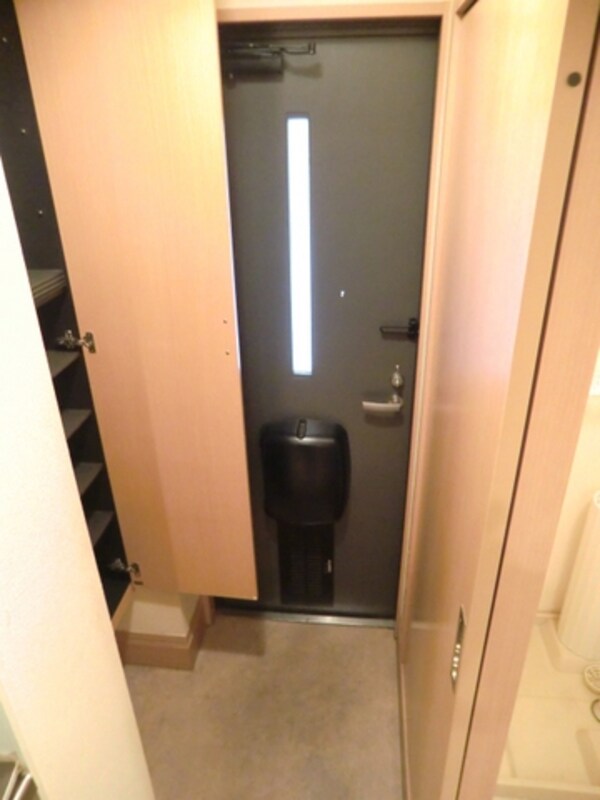 玄関(トールタイプのシューズBOX)