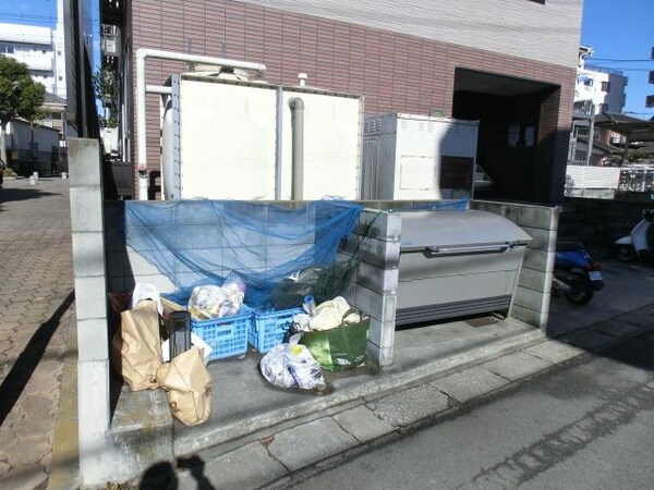 共有部分(敷地内ごみ置き場)