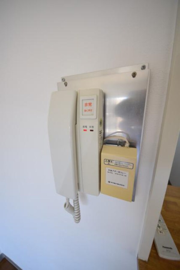 設備(インターホンで室内から来客応対が可能です)