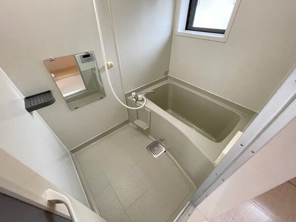 バス／シャワールーム等(※別号室参考写真です)