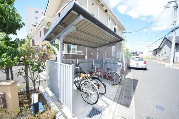 共有部分(屋根付き駐輪場)