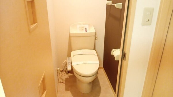 トイレ(※別号室参考写真です)