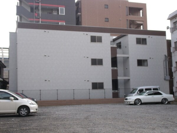 外観(セコム導入済み　オートロック対応)