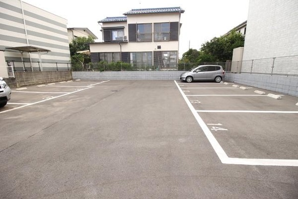 駐車場(敷地内に駐車場あり)