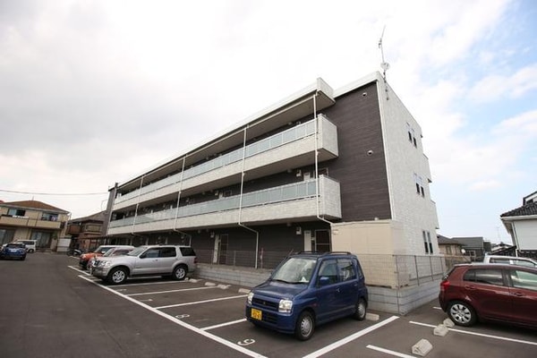 外観(閑静な住宅街の中にあり、住みやすい環境です)