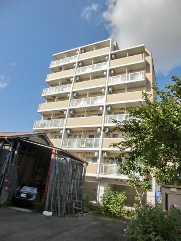 外観(オートロックエントランスの綺麗なマンション。)