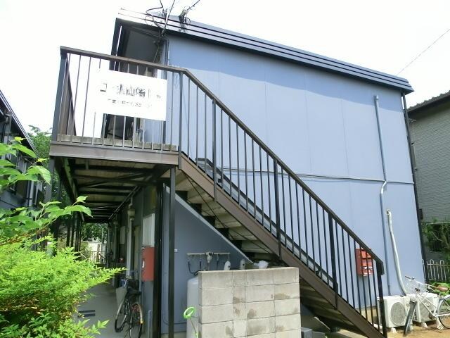 物件外観写真1　(静かな住環境　さわやかな外観です)