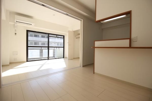 リビング・居室(仕切りを収納する時の様子)