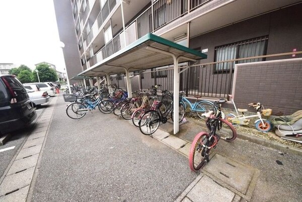 共有部分(屋根付き駐輪場)