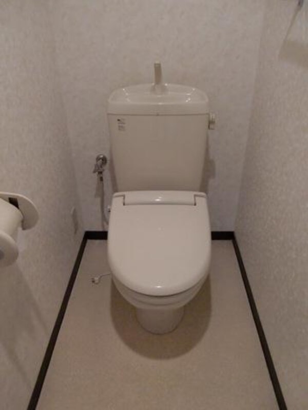 トイレ(清潔感のあるトイレスペース。)