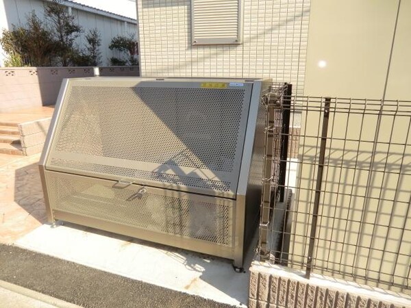外観(敷地内のゴミ捨て場)
