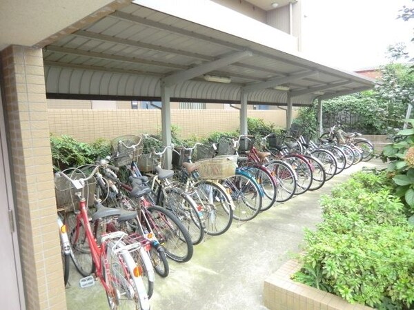 共有部分(敷地内の駐輪場)