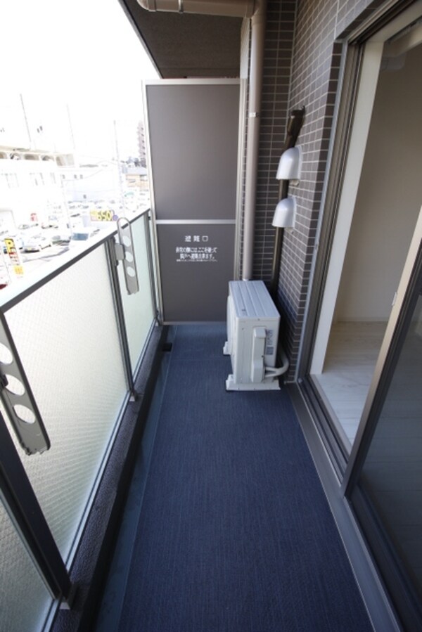 バルコニー(他部屋のお写真となります。)