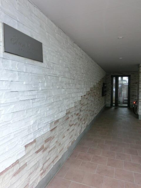 エントランス(建物入口部分です)